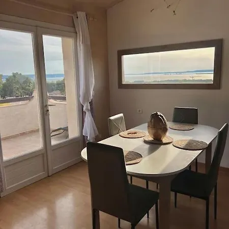 Appartement De 2 A 6 Personnes 3 Chambres Proche Aeroport Marseille Marignane -Confortable - Et Tout Equipe Rognac Exterior photo