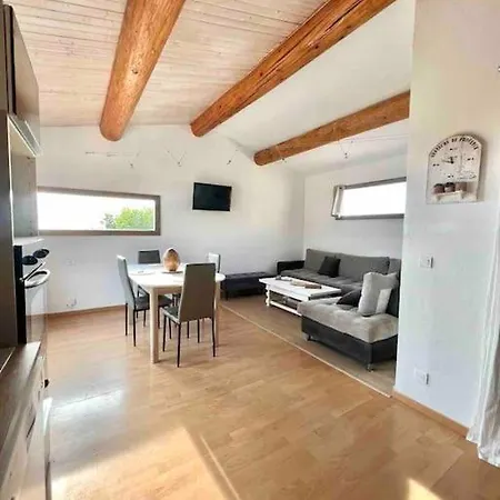 Appartement De 2 A 6 Personnes 3 Chambres Proche Aeroport Marseille Marignane -Confortable - Et Tout Equipe Rognac Exterior photo