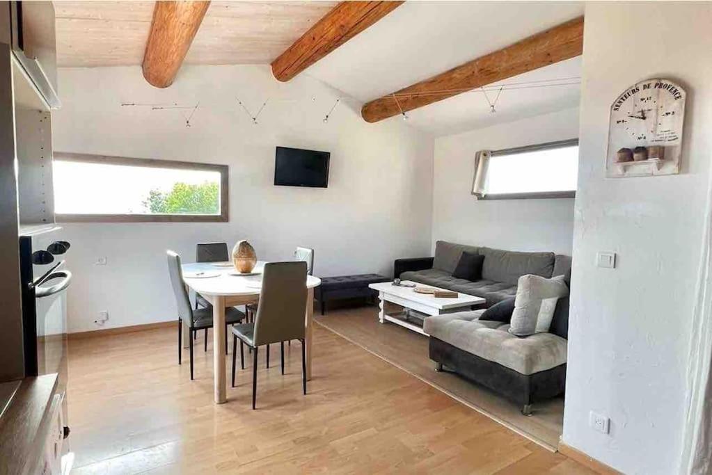 De 2 A 6 Personnes 3 Proche Aeroport Marseille Marignane -confortable - Et Equipe Rognac