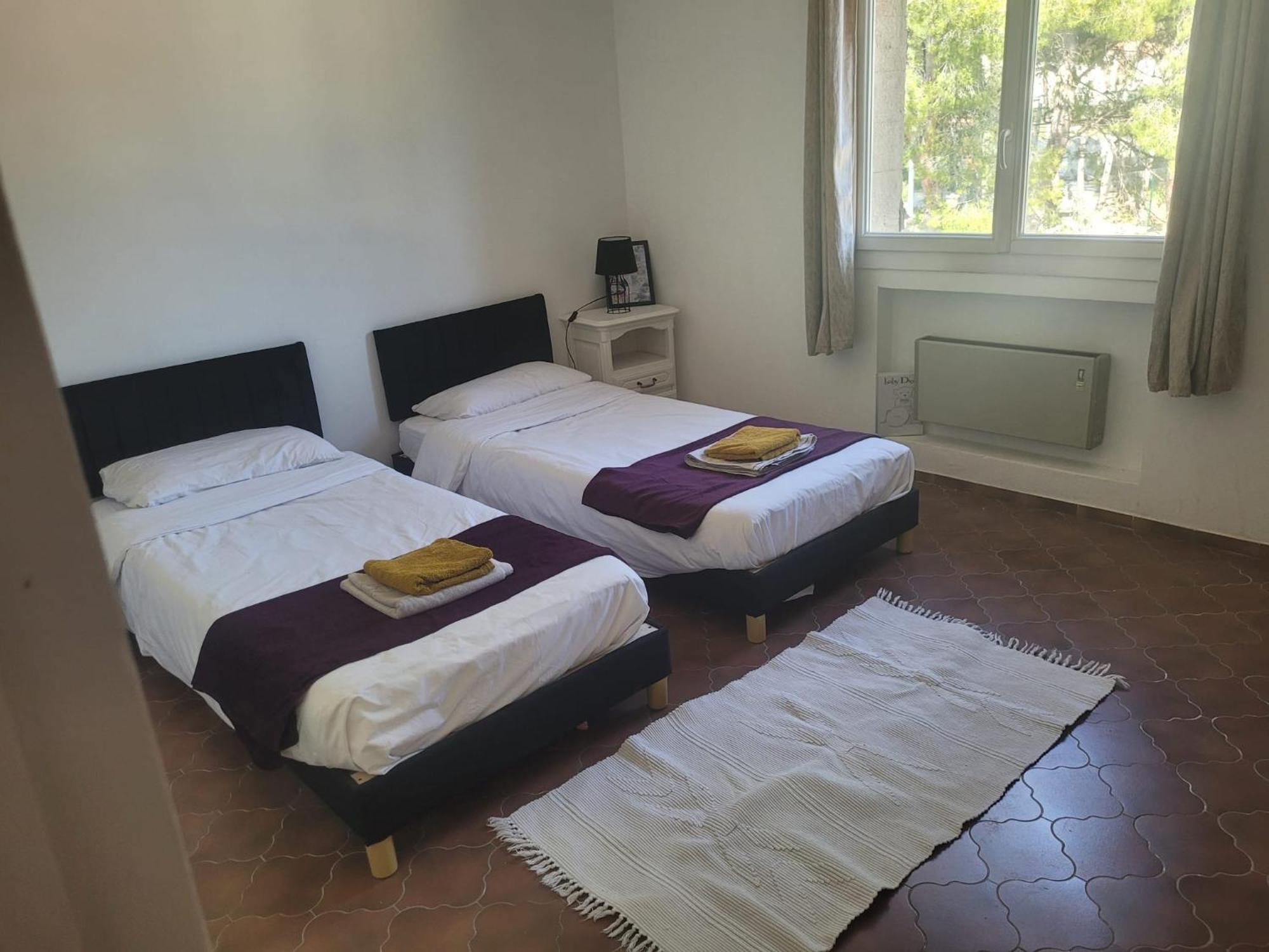 De 2 A 6 Personnes 3 Proche Aeroport Marseille Marignane -confortable - Et Equipe *